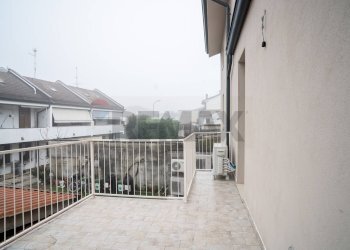 Balcone - Quadrilocale Via Puttina
 
16, Viadana - foto 39