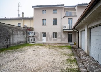 Casa all\'aperto - Quadrilocale Via Puttina
 
16, Viadana - foto 45