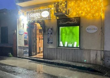 Edificio all\'aperto - Negozio Via Cappella degli Orefici
 
56, Torre del Greco - foto 2