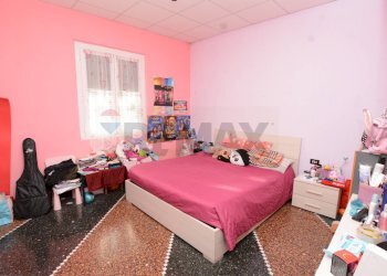 Camera / camera da letto - Casa semi indipendente Via Briano
 
3/2, Quiliano - foto 11