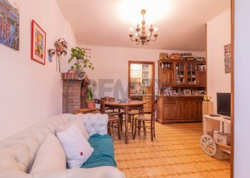 Sala da pranzo - Trilocale Via Aldobrandeschi
 
9, Manciano - foto 2