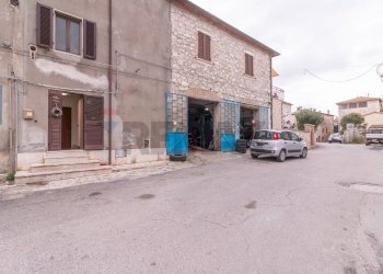 Edificio all\'aperto - Trilocale Via Aldobrandeschi
 
9, Manciano - foto 4