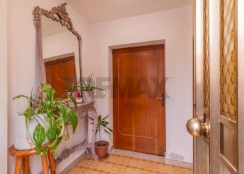 Hall / corridoio - Trilocale Via Aldobrandeschi
 
9, Manciano - foto 6