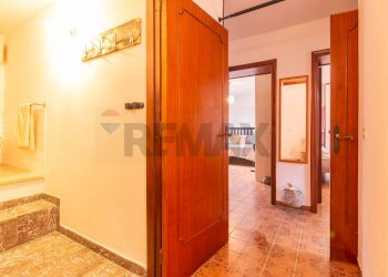 Hall / corridoio - Trilocale Via Aldobrandeschi
 
9, Manciano - foto 17