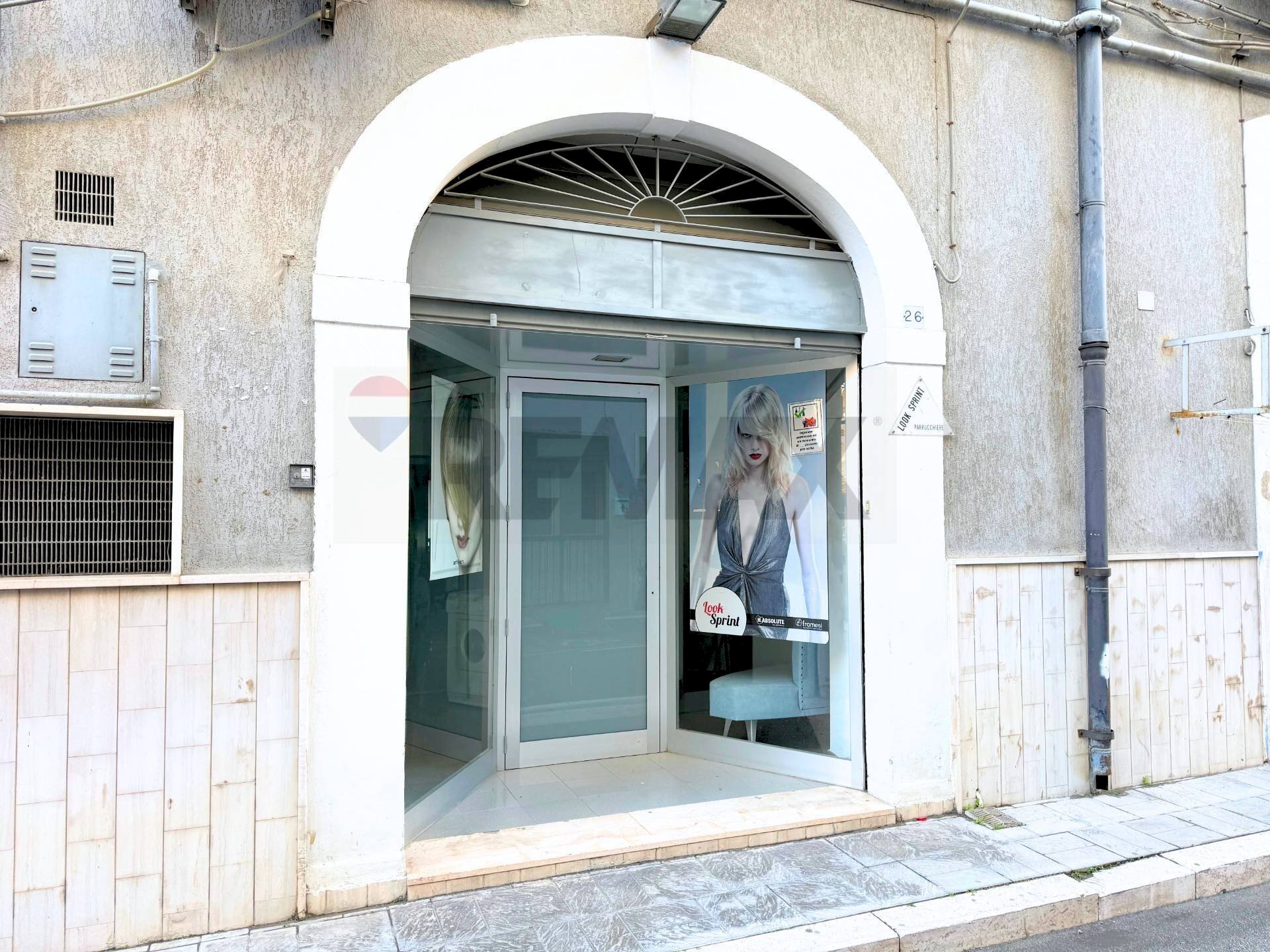 Edificio all\'aperto - Locale Commerciale Via Amicangelo Ricci
 
26, Foggia - foto 1