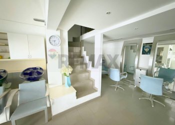 Scale - Locale Commerciale Via Amicangelo Ricci
 
26, Foggia - foto 6