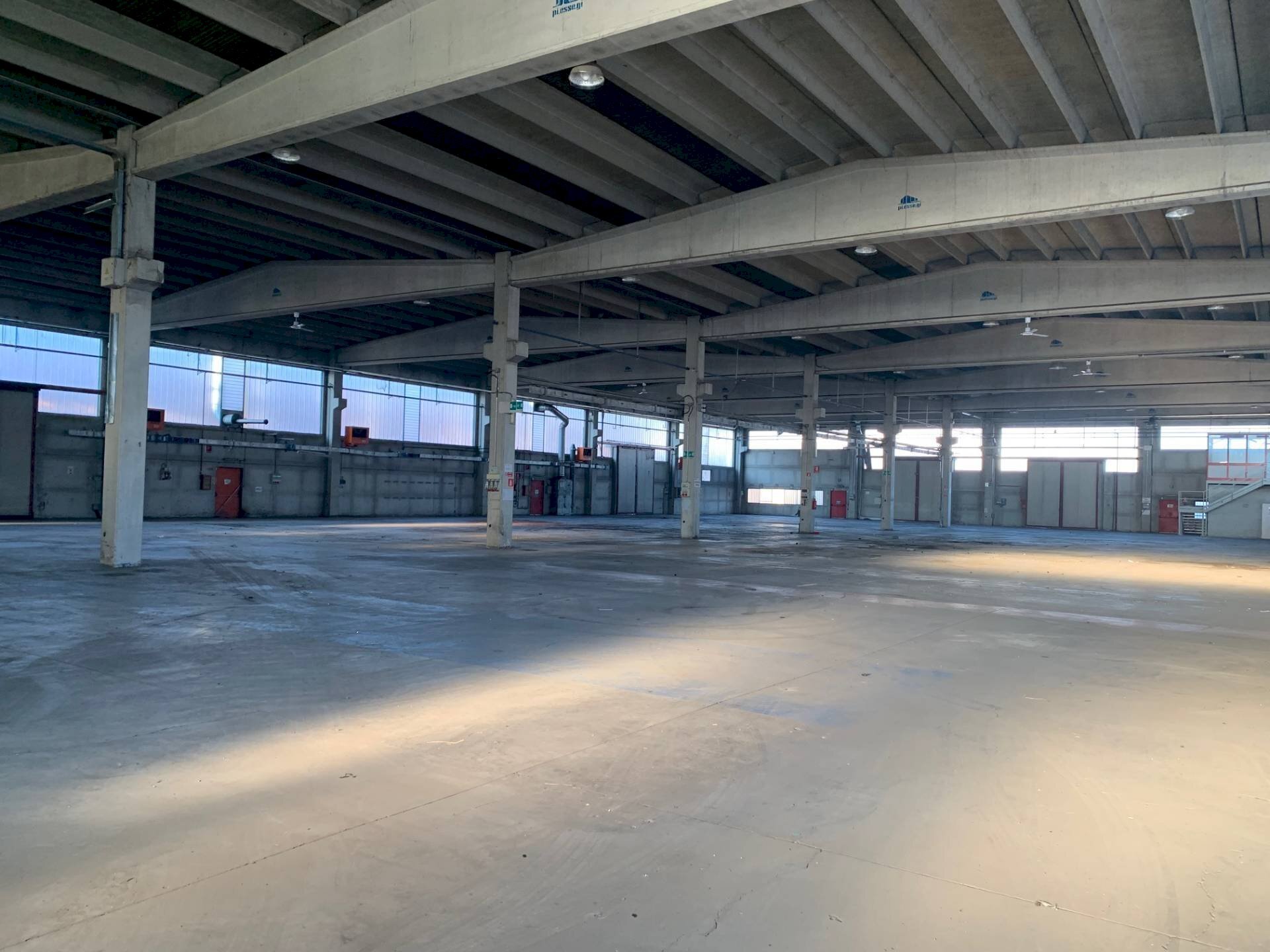 Foto 1 - Shed Via Calatafimi
 
15, Nichelino - photo 1