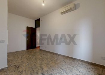 Stanza vuota - Bilocale Via Correggio
 
19, Milano - foto 4