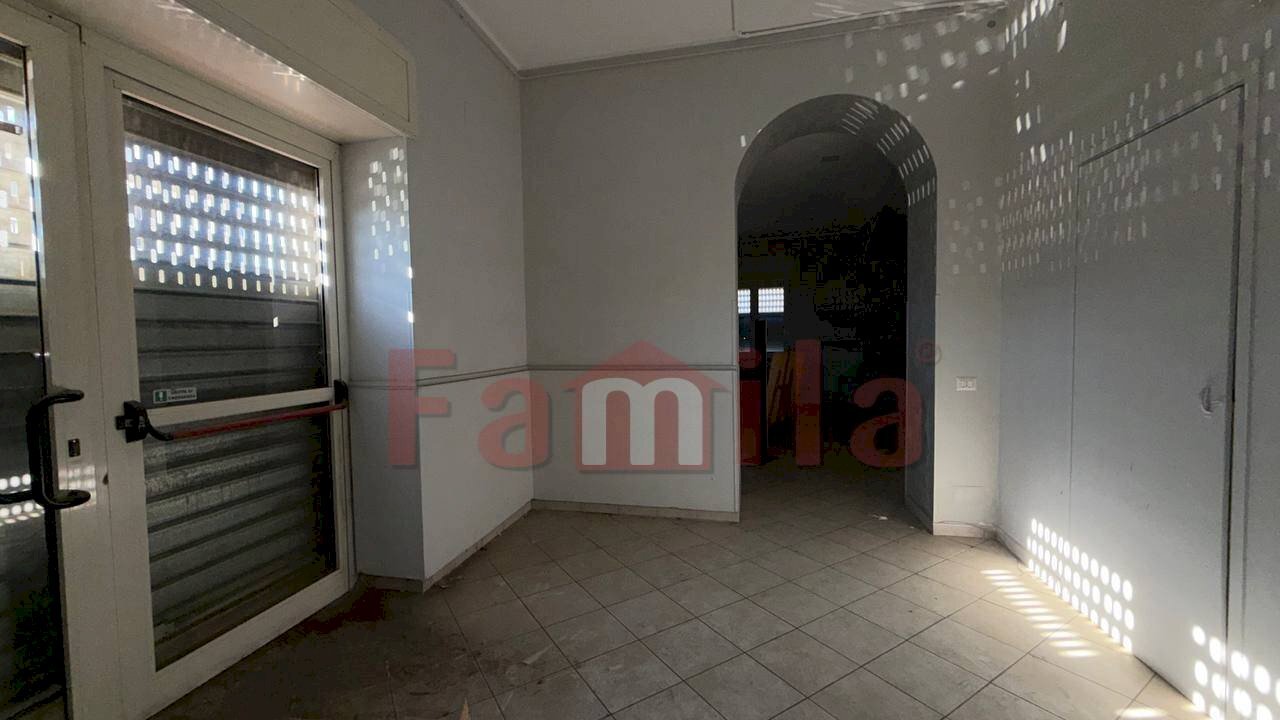 Foto 3 - Locale Commerciale Sperone - foto 3