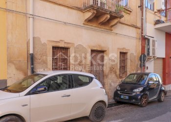 Foto 1 - Casa indipendente Via Bixio
 
0, Noto - foto 1