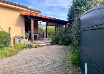 Casa all\'aperto - Casa semi indipendente Viale San Francesco
 
53, Campofelice di Roccella - foto 1