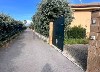 Non correlato - Casa semi indipendente Viale San Francesco
 
53, Campofelice di Roccella - foto 3