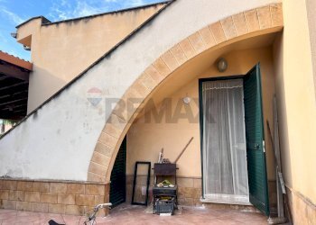 Terrazza - Casa semi indipendente Viale San Francesco
 
53, Campofelice di Roccella - foto 5