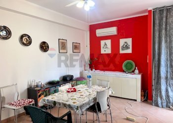 Sala da pranzo - Casa semi indipendente Viale San Francesco
 
53, Campofelice di Roccella - foto 9