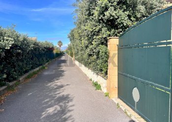 Non correlato - Casa semi indipendente Viale San Francesco
 
53, Campofelice di Roccella - foto 34