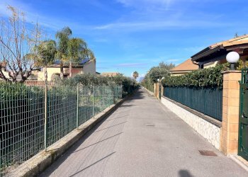 Non correlato - Casa semi indipendente Viale San Francesco
 
53, Campofelice di Roccella - foto 36