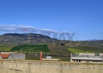 Vista delle montagne - Casa indipendente VIA CIELO D'ALCAMO
 
49, Gibellina - foto 76