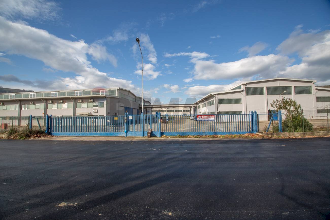 Edificio all\'aperto - Capannone C.DA CANCELLI
SNC, Castilenti - foto 2