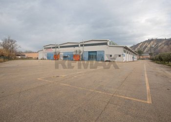 Casa all\'aperto - Capannone C.DA CANCELLI
 
SNC, Castilenti - foto 5