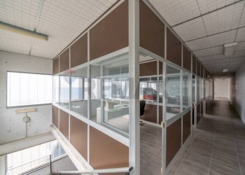 Hall / corridoio - Capannone C.DA CANCELLI
 
SNC, Castilenti - foto 31