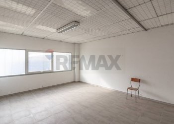 Stanza vuota - Capannone C.DA CANCELLI
 
SNC, Castilenti - foto 33