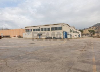 Edificio all\'aperto - Capannone C.DA CANCELLI
 
SNC, Castilenti - foto 36