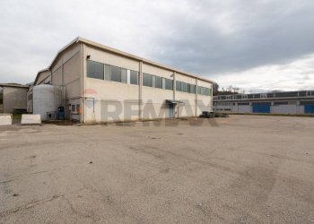 Edificio all\'aperto - Capannone C.DA CANCELLI
 
SNC, Castilenti - foto 37