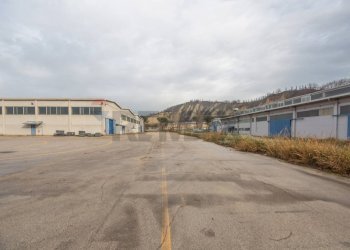 Edificio all\'aperto - Capannone C.DA CANCELLI
 
SNC, Castilenti - foto 39