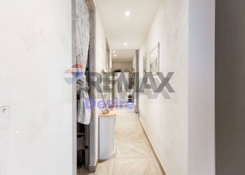 Hall / corridoio - Three-room apartment Milano - photo 13