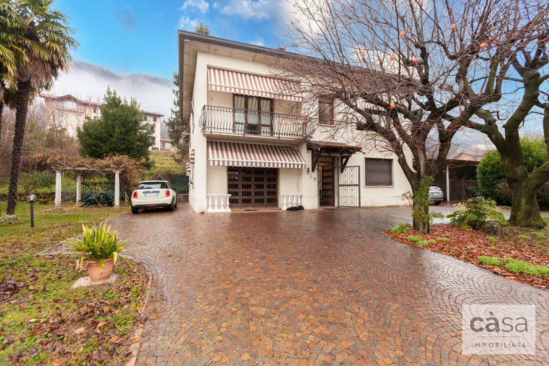 Foto 1 - Villa VIA PORRO
 
221, Induno Olona - foto 1