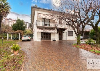 Foto 1 - Villa VIA PORRO
 
221, Induno Olona - foto 1