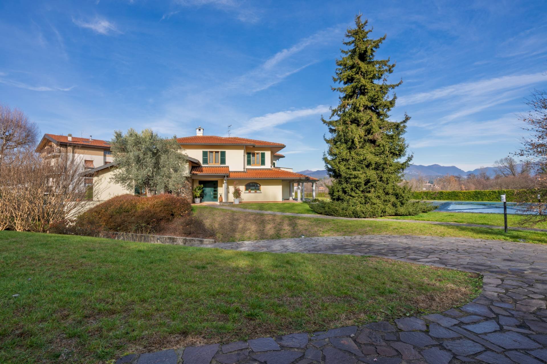 Foto 1 - Villa via faverio
 
26, Villa Guardia - photo 1