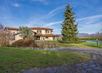 Foto 1 - Villa via faverio
 
26, Villa Guardia - foto 1