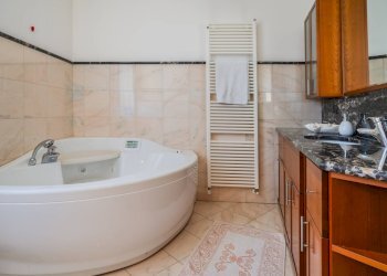 Foto 27 - Villa via faverio
 
26, Villa Guardia - foto 27