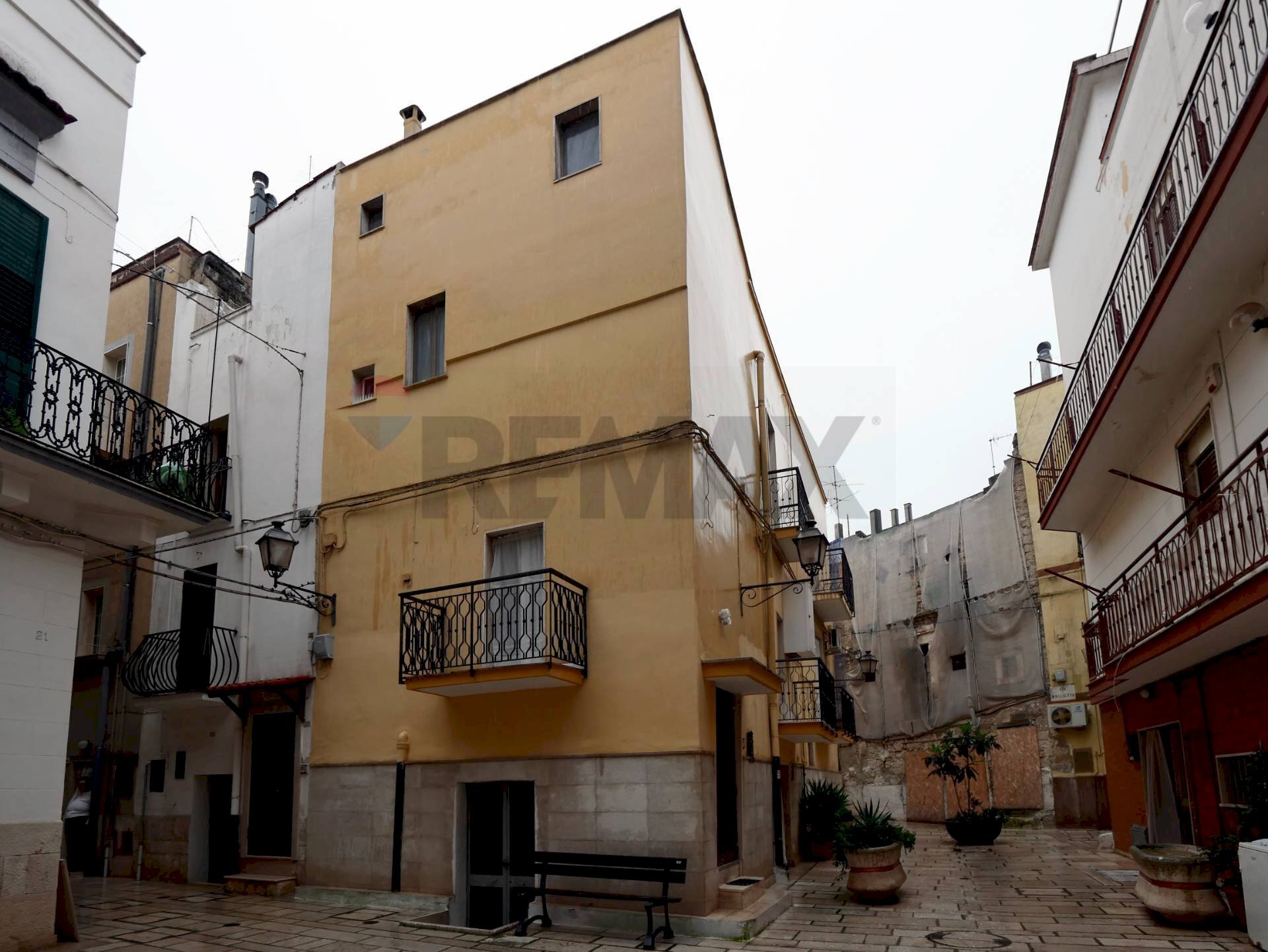 Edificio all\'aperto - Casa indipendente Largo San Vito
 
2, Triggiano - foto 1