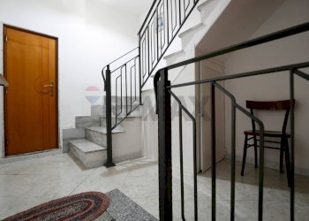 Scale - Casa indipendente Largo San Vito
 
2, Triggiano - foto 2