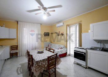 Sala da pranzo - Casa indipendente Largo San Vito
 
2, Triggiano - foto 5