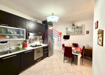 Foto 1 - Trilocale via amalfi
 
52, Pomezia - foto 1