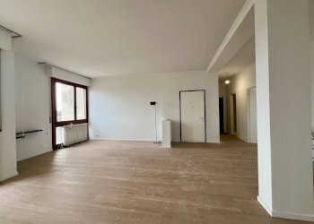 Foto 15 - Quadrilocale Via Rainoldi
 
23, Varese - foto 15