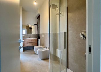 Foto 17 - Quadrilocale Via Rainoldi
 
23, Varese - foto 17