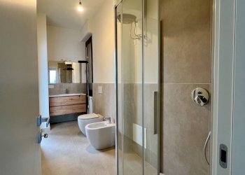 Foto 18 - Quadrilocale Via Rainoldi
 
23, Varese - foto 18