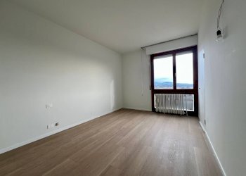 Foto 19 - Quadrilocale Via Rainoldi
 
23, Varese - foto 19