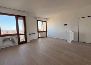 Foto 17 - Quadrilocale Via Rainoldi
 
23, Varese - foto 17