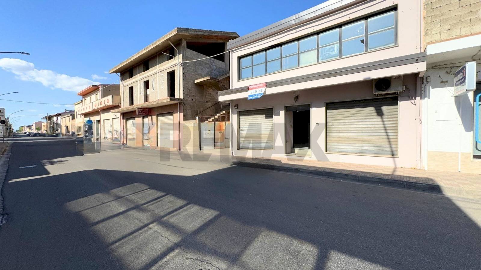 Edificio all\'aperto - Four-room apartment Serramanna - photo 3