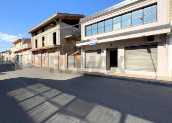 Edificio all\'aperto - Four-room apartment Serramanna - photo 3