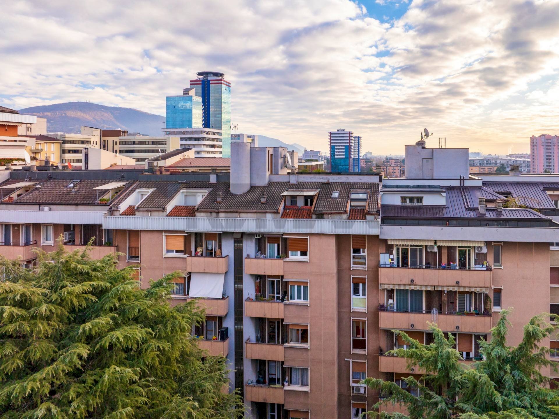 Edificio all\'aperto - Trilocale via Cipro
 
88, Brescia - foto 1