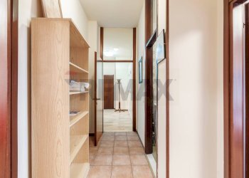 Hall / corridoio - Trilocale via Cipro
 
88, Brescia - foto 17