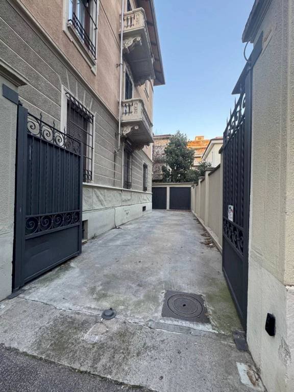 Cortile interno - Stabile - Palazzo via Pinasca, 12, Torino (zona Campidoglio) - foto 3