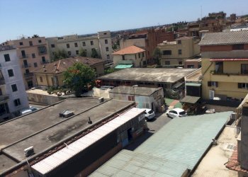 Edificio all\'aperto - Commercial Premises via Cornelia
 
46, Roma - photo 1