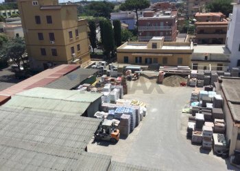 Edificio all\'aperto - Commercial Premises via Cornelia
 
46, Roma - photo 4